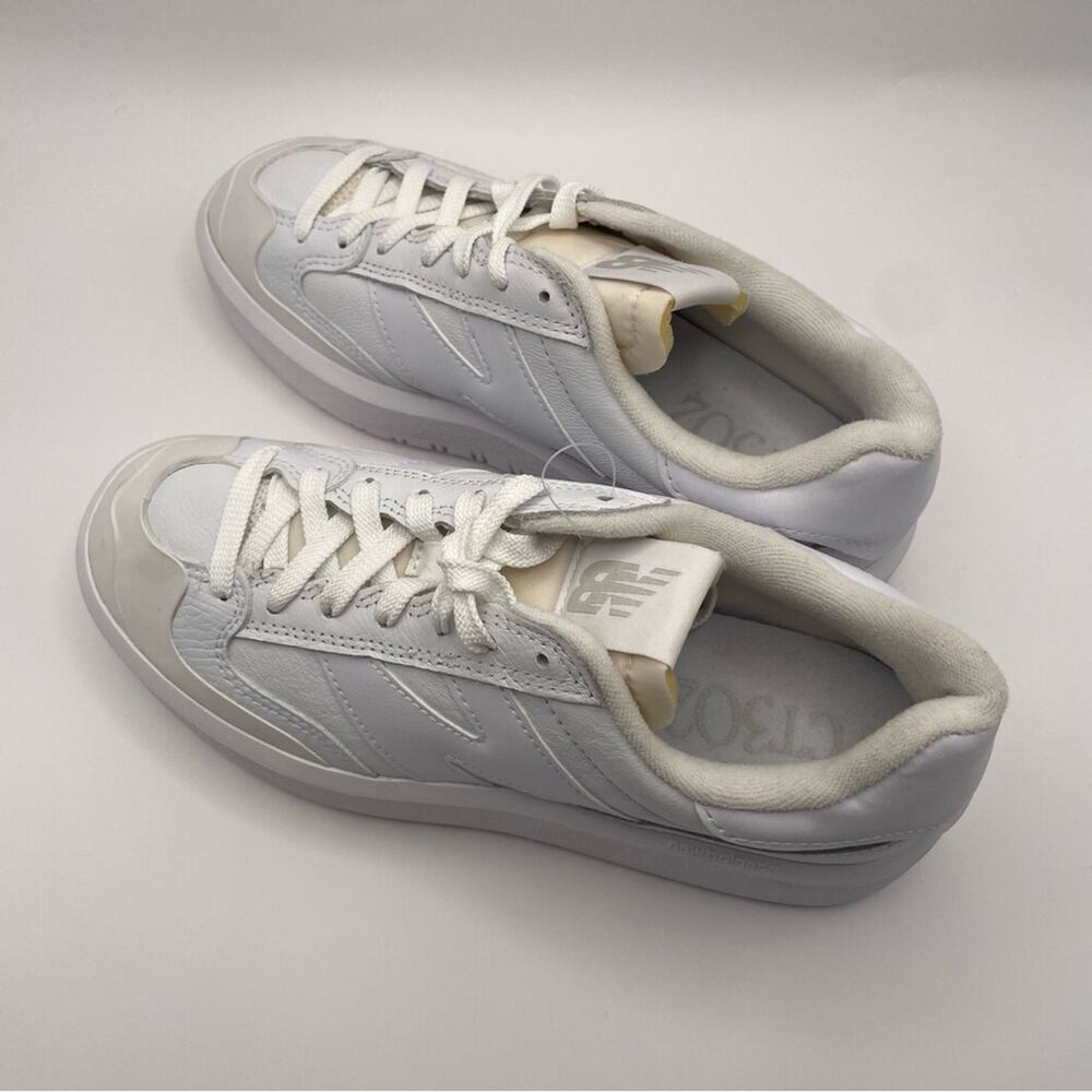 New Balance Triple White Women’s 8.5